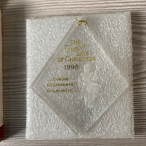 Keepsake ornament 1995 - 12 days of Christmas - 12 drummers drumming - Picture 3 of 3